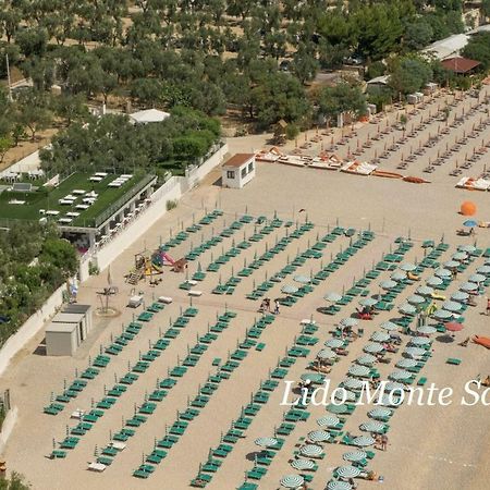 Holiday Lodge Al Porto Mattinata Exterior photo