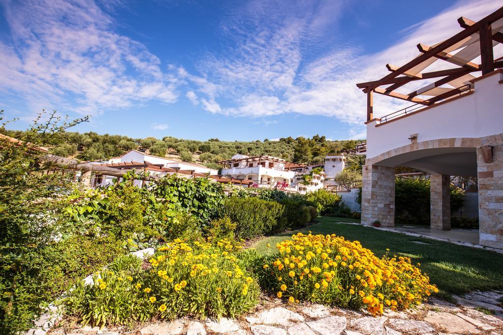 Holiday Lodge Al Porto Mattinata Exterior photo