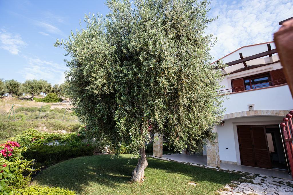 Holiday Lodge Al Porto Mattinata Exterior photo