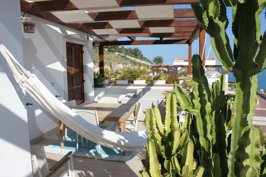Holiday Lodge Al Porto Mattinata Exterior photo