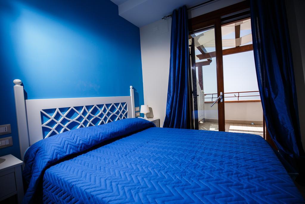 Holiday Lodge Al Porto Mattinata Exterior photo