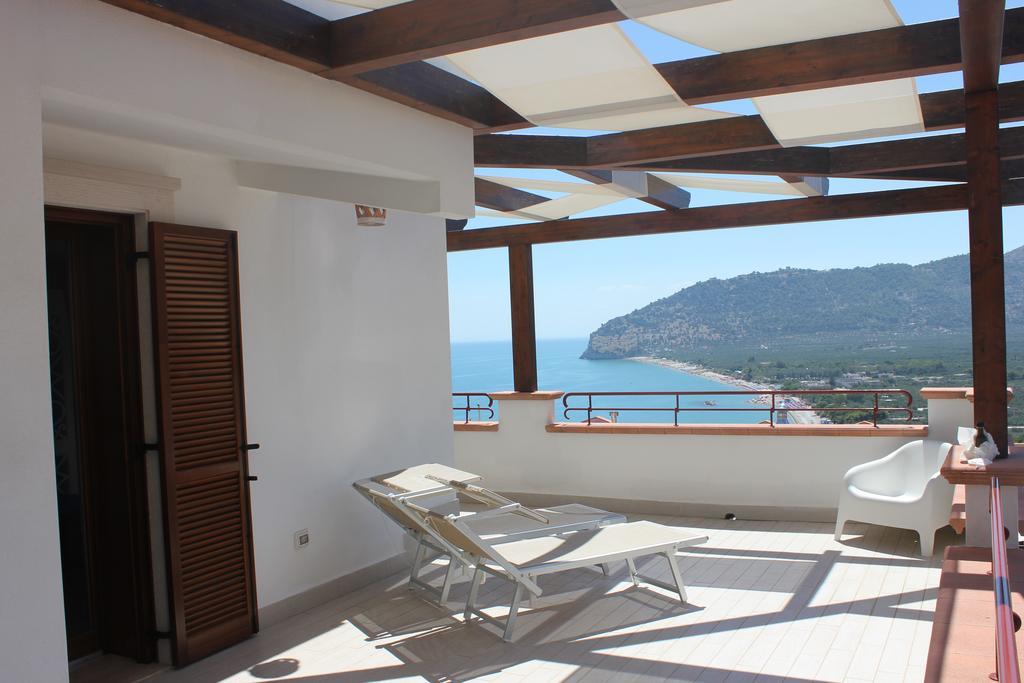 Holiday Lodge Al Porto Mattinata Exterior photo