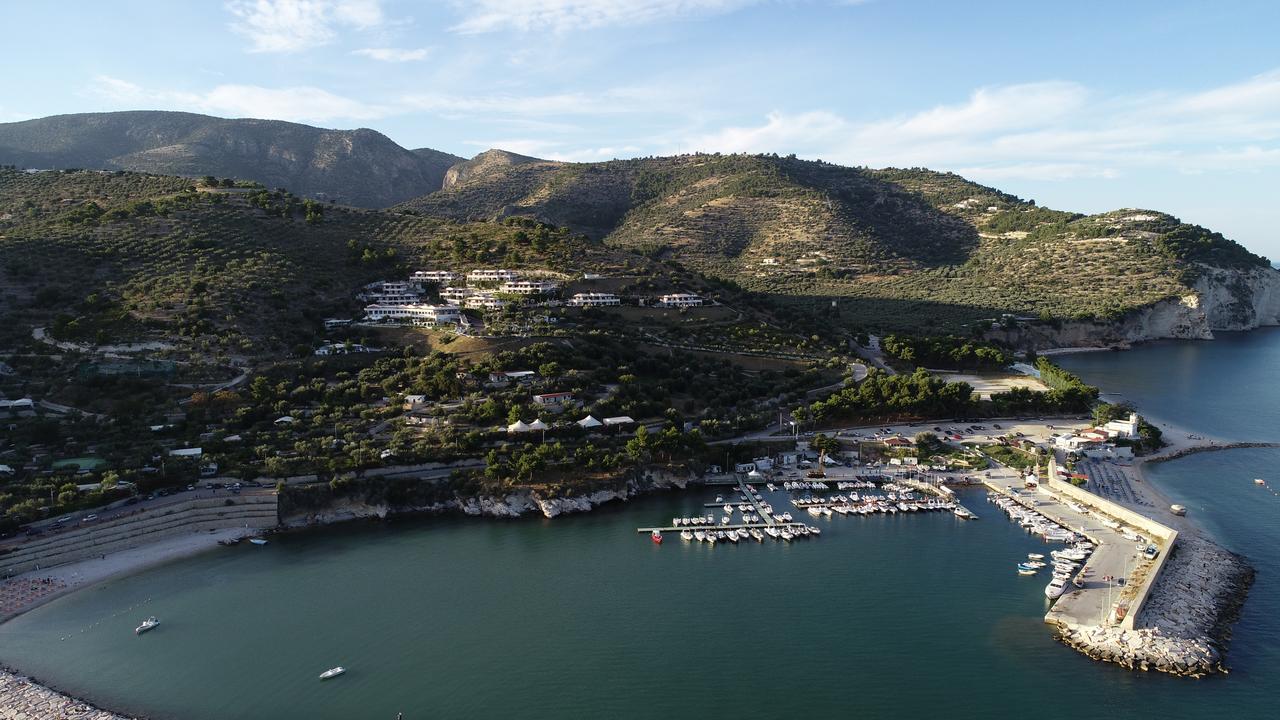 Holiday Lodge Al Porto Mattinata Exterior photo