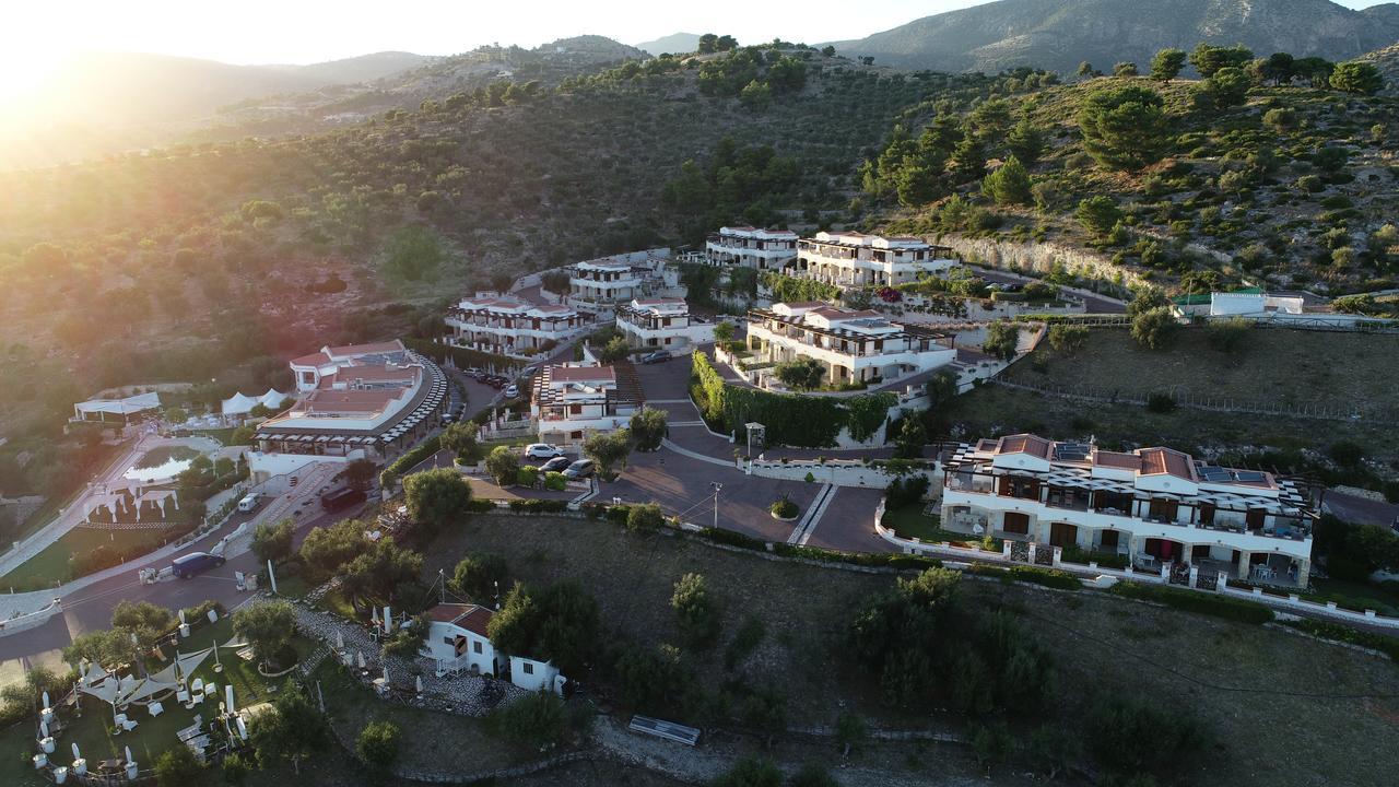 Holiday Lodge Al Porto Mattinata Exterior photo