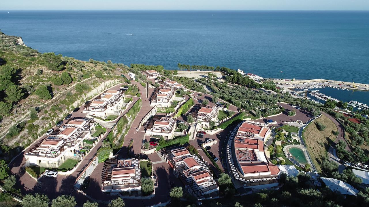 Holiday Lodge Al Porto Mattinata Exterior photo