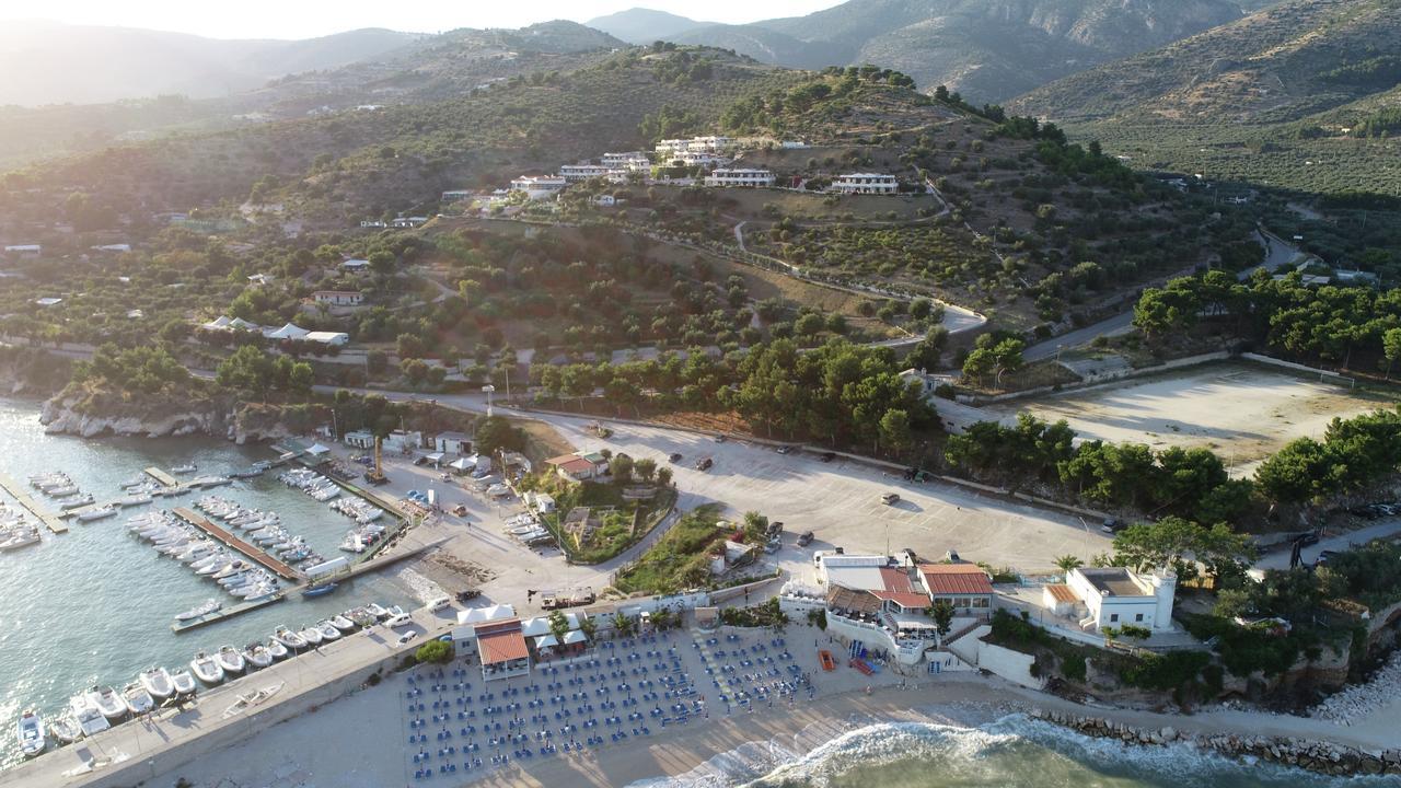 Holiday Lodge Al Porto Mattinata Exterior photo