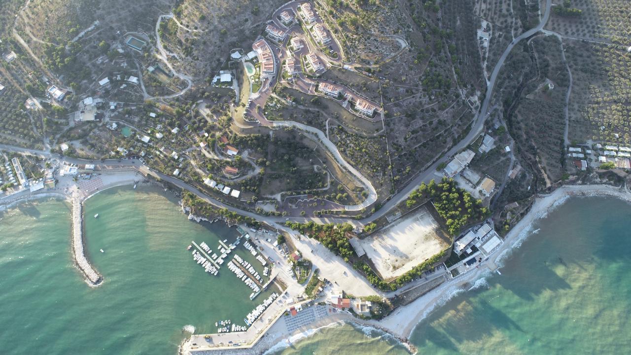 Holiday Lodge Al Porto Mattinata Exterior photo