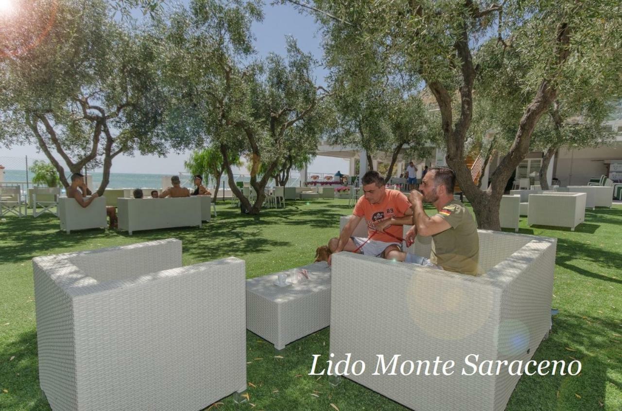 Holiday Lodge Al Porto Mattinata Exterior photo